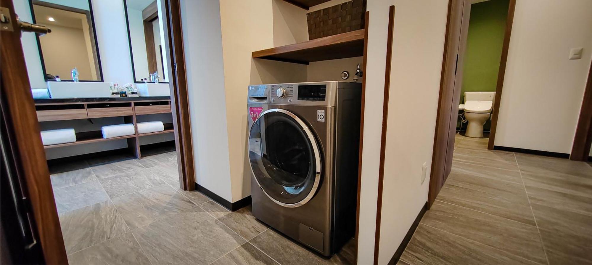 Fujitaya Queretaro 호텔 외부 사진 A washing machine in a hotel room