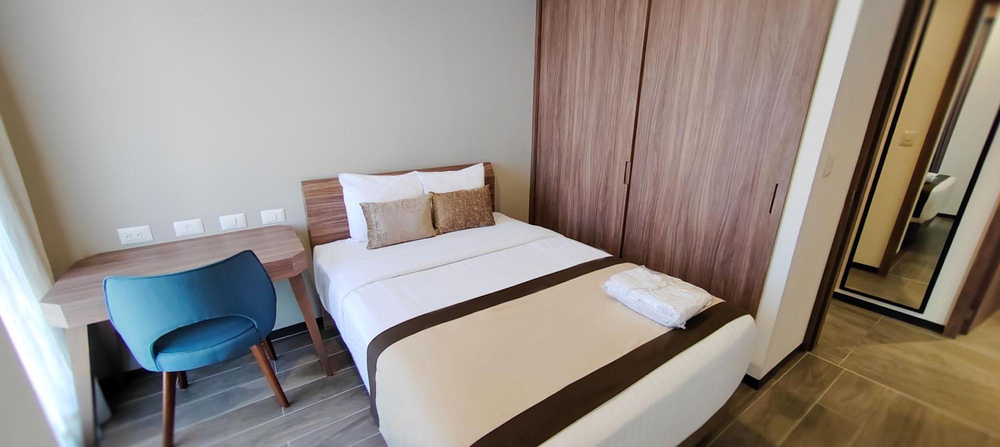 Fujitaya Queretaro 호텔 외부 사진 A bedroom in a hotel