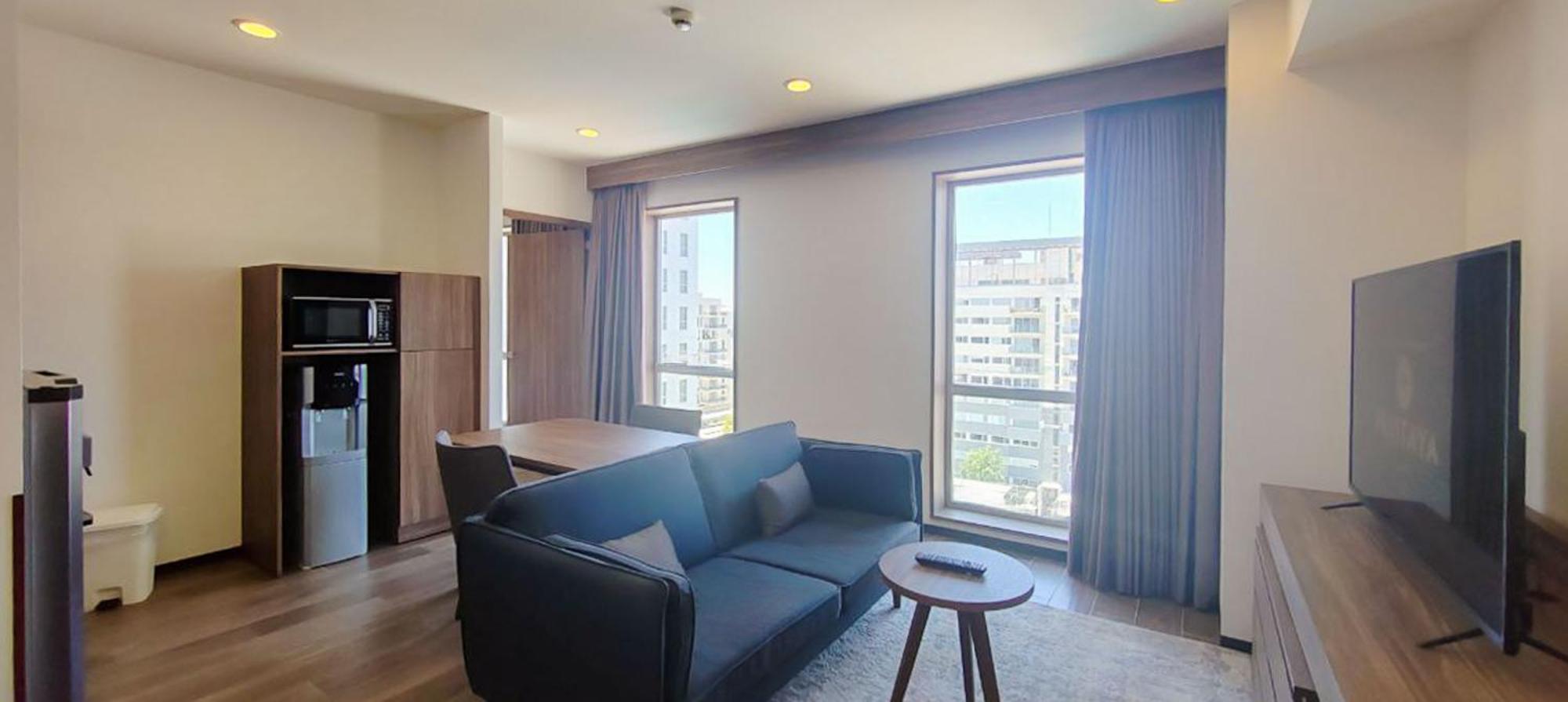 Fujitaya Queretaro 호텔 외부 사진 A living room in a serviced apartment in Tokyo, Japan